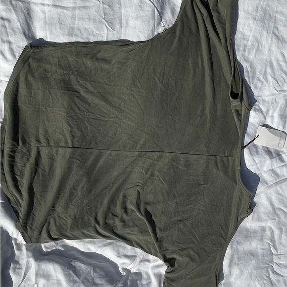 NEW WITH TAGS Green Envelope Open Shoulder Dress Shirt - Picture 3 of 4